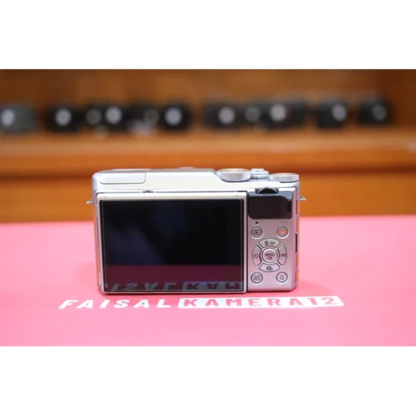 FUJIFILM X-A20 LIKE NEW - Image 3
